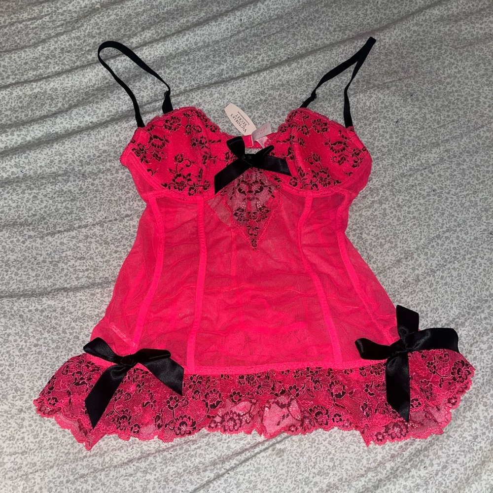victoria’s secret lingerie.